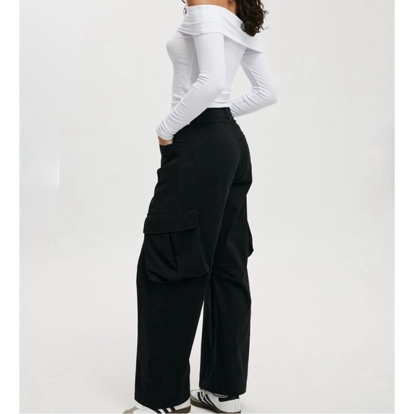 Cotton On Women’s Baggy Cargo Pants Black Size 6 Skater Grunge Goth Streetwear - Picture 2 of 10